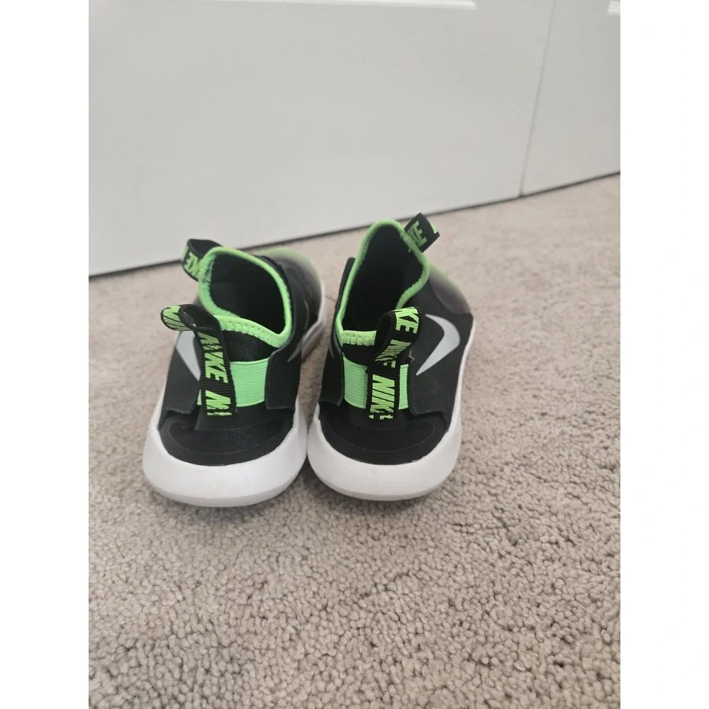 Nike Flex Runner Athletic Shoes 7YY Black Grey Volt Green Slip On  AT4662-020